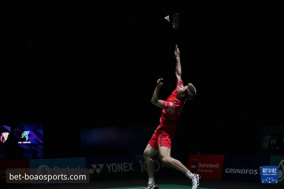 揭秘石宇奇亚锦赛夺冠背后：国羽男单8年等待与黑马阻击战